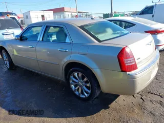 2006 Chrysler 300 C with VIN 2C3KK63H66H374760, listed as a IAAI auction lot 41365655 with 186,900 mi miles. Bid and sale history available at carsss.com. Image 3.