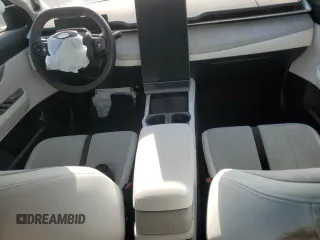 2023 Fisker Ocean One z VIN VCF1ZBU27PG005912, wystawiony jako Copart lot #57087925 z przebiegiem Nie podano mil oraz Szkody całkowita. Historia ofert i sprzedaży dostępna na DreamBid. Obrazek 8.