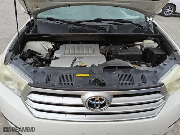 2013 Toyota Highlander with VIN 5TDZK3EH1DS114237, listed as a Copart auction lot 48521355 with 189,206 mi miles and Clean Title. Bid and sale history available at carsss.com. Image 12.