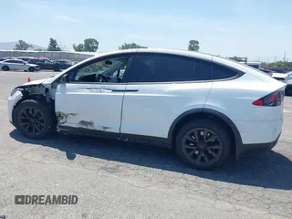 2016 Tesla Model X 70D z VIN 5YJXCAE29GF002170, wystawiony jako IAAI lot #42334842 z przebiegiem 119 104 mil mil oraz . Historia ofert i sprzedaży dostępna na DreamBid. Obrazek 15.
