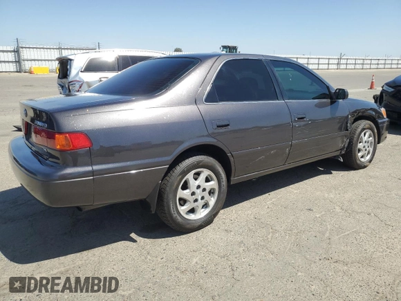 2001 Toyota Camry LE z VIN JT2BF22K010329017, wystawiony jako Copart lot #56035725 z przebiegiem 200 841 mil mil oraz Szkoda całkowita • Salvage title. Historia ofert i sprzedaży dostępna na DreamBid. Obrazek 3.