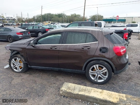 2015 Mercedes-Benz GLA-Class GLA 250 with VIN WDCTG4GB0FJ039966, listed as a IAAI auction lot 41652931 with NaN miles. Bid and sale history available at carsss.com. Image 15.