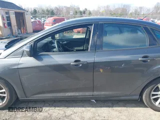 2018 Ford Focus SE with VIN 1FADP3F25JL306401, listed as a IAAI auction lot 41914390 with 84,106 mi miles. Bid and sale history available at carsss.com. Image 15.