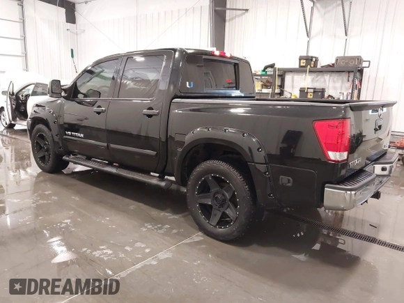 2015 Nissan Titan SV z VIN 1N6AA0EC6FN502962, wystawiony jako IAAI lot #41358935 z przebiegiem 102 204 mil mil oraz . Historia ofert i sprzedaży dostępna na DreamBid. Obrazek 3.