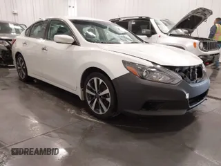 2017 Nissan Altima SR with VIN 1N4AL3AP5HC265540, listed as a IAAI auction lot 41284731 with 125,504 mi miles and . Bid and sale history available at carsss.com. Image 1.