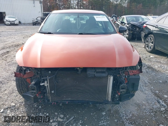 2019 Nissan Altima 2.5 SR with VIN 1N4BL4CV6KC102571, listed as a IAAI auction lot 40963352 with 203,747 mi miles. Bid and sale history available at carsss.com. Image 12.