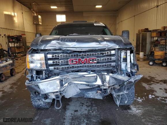 2013 GMC Sierra 2500HD SLE with VIN 1GT220C89DZ157015, listed as a Copart auction lot 45725595 with 120,440 mi miles and Salvage Title. Bid and sale history available at carsss.com. Image 5.