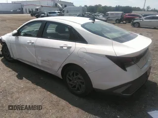 2024 Hyundai Elantra SEL z VIN KMHLM4DG8RU678626, wystawiony jako IAAI lot #42794258 z przebiegiem 53 871 mil mil oraz . Historia ofert i sprzedaży dostępna na DreamBid. Obrazek 3.