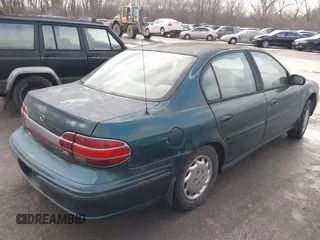 1998 Oldsmobile Cutlass GL z VIN 1G3NB52M2W6317412, wystawiony jako IAAI lot #41507437 z przebiegiem 115 394 mil mil oraz . Historia ofert i sprzedaży dostępna na DreamBid. Obrazek 4.