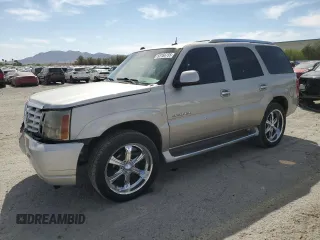 2004 Cadillac Escalade z VIN 1GYEC63T44R235759, wystawiony jako Copart lot #53166755 z przebiegiem 212 034 mil mil oraz Szkody całkowita. Historia ofert i sprzedaży dostępna na DreamBid. Obrazek 1.