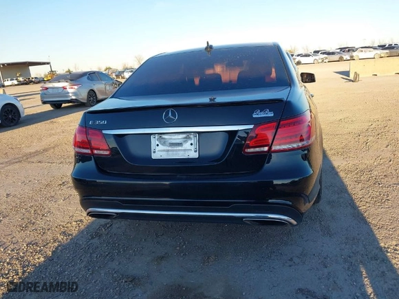 2014 Mercedes-Benz E-Class E 350 Sport with VIN WDDHF5KB2EB038828, listed as a IAAI auction lot 41238332 with 180,580 mi miles. Bid and sale history available at carsss.com. Image 17.
