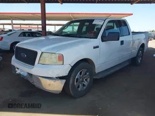 2004 Ford F-150 STX z VIN 1FTRX12W54NA86070, wystawiony jako IAAI lot #42714603 z przebiegiem 293 183 mil mil oraz . Historia ofert i sprzedaży dostępna na DreamBid. Obrazek 2.