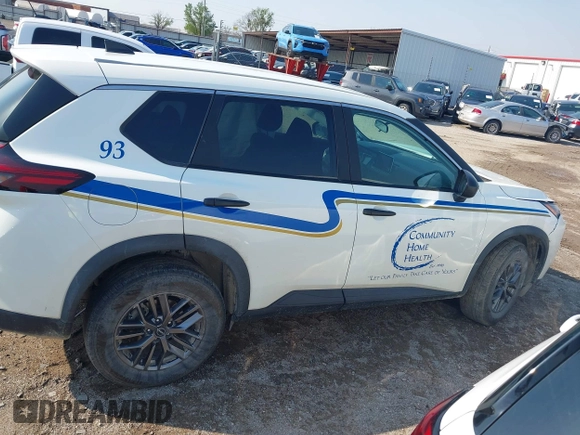 2025 Nissan Rogue S z VIN 5N1BT3AB4SC777425, wystawiony jako IAAI lot #41960932 z przebiegiem 14 073 mil mil oraz . Historia ofert i sprzedaży dostępna na DreamBid. Obrazek 13.