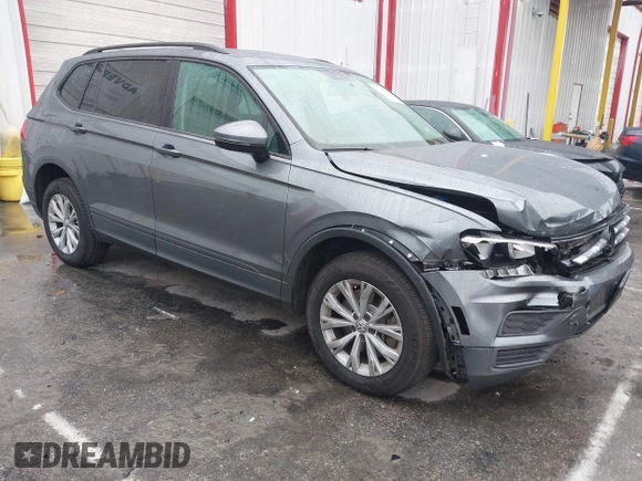 2020 Volkswagen Tiguan S z VIN 3VV1B7AX7LM129259, wystawiony jako IAAI lot #41806178 z przebiegiem 48 953 mil mil oraz . Historia ofert i sprzedaży dostępna na DreamBid. Obrazek 1.