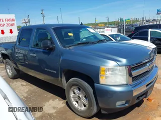 2011 Chevrolet Silverado 1500 LT with VIN 3GCPKSE3XBG265420, listed as a IAAI auction lot 42077697 with 267,658 mi miles and . Bid and sale history available at DreamBid. Image 13.