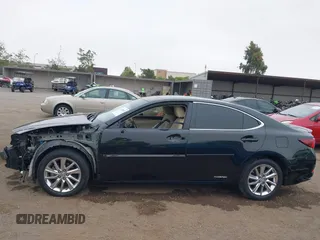 2016 Lexus ES 300h z VIN JTHBW1GG0G2108888, wystawiony jako IAAI lot #42359607 z przebiegiem 119 473 mil mil oraz . Historia ofert i sprzedaży dostępna na DreamBid. Obrazek 15.