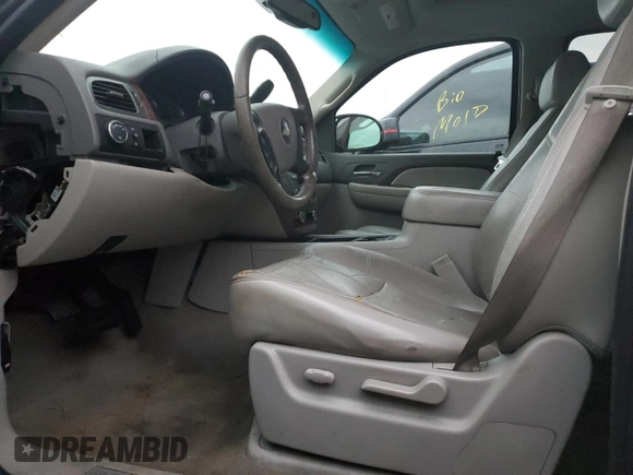 2007 Chevrolet Suburban LS with VIN 1GNFC16J17R277745, listed as a Copart auction lot 74204474 with 0 mi miles and Salvage Title. Bid and sale history available at carsss.com. Image 7.