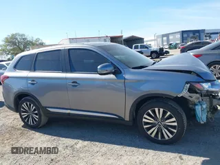 2020 Mitsubishi Outlander SE z VIN JA4AD3A33LZ025410, wystawiony jako IAAI lot #41805342 z przebiegiem 41 154 mil mil oraz . Historia ofert i sprzedaży dostępna na DreamBid. Obrazek 14.