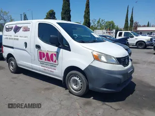 2014 Nissan NV200 S z VIN 3N6CM0KN3EK694772, wystawiony jako IAAI lot #42149529 z przebiegiem 217 251 mil mil oraz . Historia ofert i sprzedaży dostępna na DreamBid. Obrazek 1.