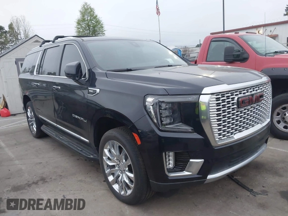 2021 GMC Yukon XL Denali with VIN 1GKS2JKL5MR458039, listed as a IAAI auction lot 41921865 with 25,141 mi miles. Bid and sale history available at carsss.com. Image 13.