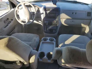 2005 Kia Sedona LX with VIN KNDUP132656738101, listed as a Copart auction lot 87332664 with 152,315 mi miles and Salvage Title. Bid and sale history available at carsss.com. Image 8.