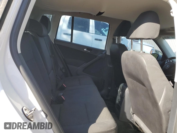 2013 Volkswagen Tiguan SE with VIN WVGAV3AX9DW575926, listed as a Copart auction lot 85048984 with 117,986 mi miles and Clean title. Bid and sale history available at DreamBid. Image 10.