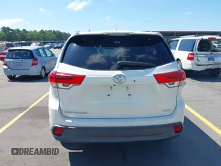 2019 Toyota Highlander SE with VIN 5TDKZRFH7KS551929, listed as a IAAI auction lot 42627458 with 84,117 mi miles and . Bid and sale history available at DreamBid. Image 16.
