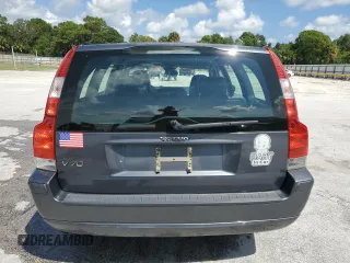 2005 Volvo V70 with VIN YV1SW612452461041, listed as a Copart auction lot 72137464 with 178,756 mi miles and Non Repairable. Bid and sale history available at carsss.com. Image 6.