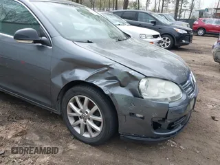 2010 Volkswagen Jetta SE z VIN 3VWRX7AJXAM068000, wystawiony jako IAAI lot #41961777 z przebiegiem 179 307 mil mil oraz . Historia ofert i sprzedaży dostępna na DreamBid. Obrazek 6.