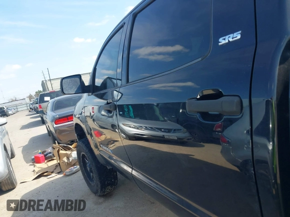 2013 Toyota Tundra 4WD Truck with VIN 5TFDW5F16DX286995, listed as a IAAI auction lot 41584571 with 118,651 mi miles. Bid and sale history available at carsss.com. Image 14.