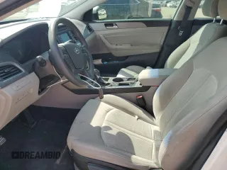 2016 Hyundai Sonata Hybrid SE with VIN KMHE24L17GA020547, listed as a Copart auction lot 66882603 with 82,070 mi miles. Bid and sale history available at carsss.com. Image 7.