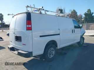 2017 GMC Savana Cargo Van with VIN 1GTW7AFF0H1294996, listed as a IAAI auction lot 41426311 with 189,457 mi miles. Bid and sale history available at carsss.com. Image 4.