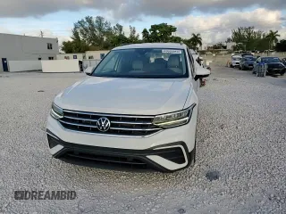 2023 Volkswagen Tiguan S z VIN 3VVRB7AX1PM089883, wystawiony jako Copart lot #43635945 z przebiegiem 34 474 mil mil oraz Nie do naprawy • Non repairable. Historia ofert i sprzedaży dostępna na DreamBid. Obrazek 15.