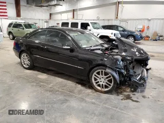 2009 Mercedes-Benz CLK 350 z VIN WDBTJ56HX9F264369, wystawiony jako Copart lot #57518715 z przebiegiem 110 509 mil mil oraz Nie do naprawy • Non repairable. Historia ofert i sprzedaży dostępna na DreamBid. Obrazek 4.