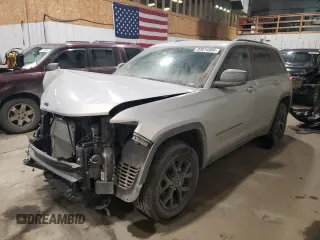 2024 Jeep Grand Cherokee Laredo z VIN 1C4RJHAG9RC123385, wystawiony jako Copart lot #83074564 z przebiegiem 3 442 mil mil oraz Szkoda całkowita • Salvage title. Historia ofert i sprzedaży dostępna na DreamBid. Obrazek 1.