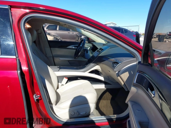 2016 Lincoln MKZ with VIN 3LN6L2G93GR631932, listed as a IAAI auction lot 41266003 with 82,867 mi miles and . Bid and sale history available at DreamBid. Image 5.
