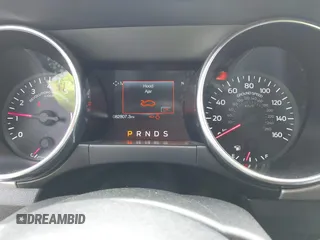 2020 Ford Mustang EcoBoost z VIN 1FATP8UH6L5131602, wystawiony jako IAAI lot #42228919 z przebiegiem 82 807 mil mil oraz . Historia ofert i sprzedaży dostępna na DreamBid. Obrazek 7.