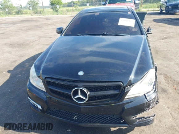2013 Mercedes-Benz C 250 z VIN WDDGJ4HB1DF990996, wystawiony jako IAAI lot #42364935 z przebiegiem 108 916 mil mil oraz . Historia ofert i sprzedaży dostępna na DreamBid. Obrazek 12.