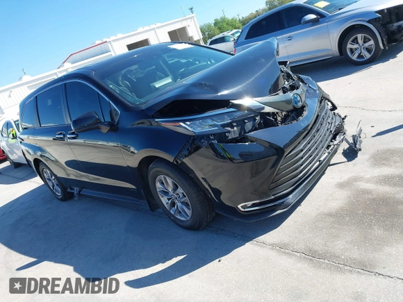 2022 Toyota Sienna XLE with VIN 5TDYRKEC2NS125318, listed as a IAAI auction lot 41764720 with 125,276 mi miles. Bid and sale history available at carsss.com. Image 13.