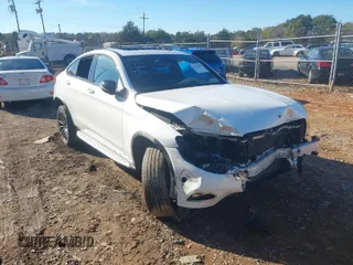 2018 Mercedes-Benz GLC with VIN WDC0J4KB2JF329875, listed as a IAAI auction lot 40844609 with 133,266 mi miles. Bid and sale history available at carsss.com. Image 1.