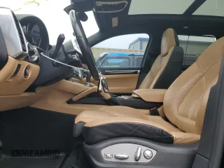 2016 Porsche Cayenne S E-Hybrid z VIN WP1AE2A24GLA61845, wystawiony jako Copart lot #86527684 z przebiegiem 112 001 mil mil oraz Czysty tytuł • Clean title. Historia ofert i sprzedaży dostępna na DreamBid. Obrazek 7.