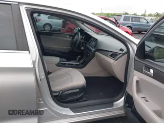 2015 Hyundai Sonata SE z VIN 5NPE24AF2FH025052, wystawiony jako IAAI lot #42353268 z przebiegiem 174 814 mil mil oraz . Historia ofert i sprzedaży dostępna na DreamBid. Obrazek 5.