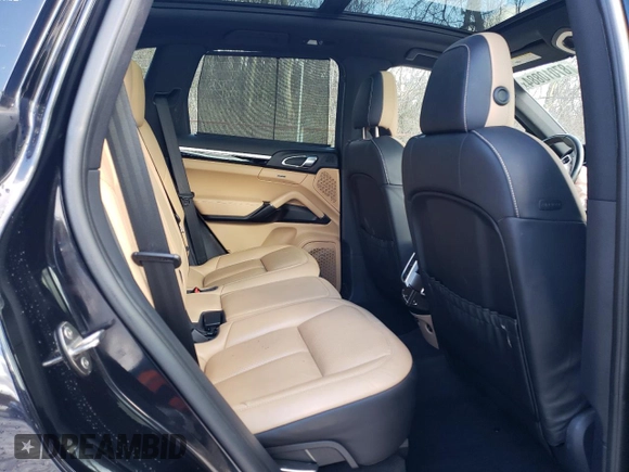 2016 Porsche Cayenne S E-Hybrid z VIN WP1AE2A29GLA17128, wystawiony jako Copart lot #87010884 z przebiegiem 130 895 mil mil oraz Szkoda całkowita • Salvage title. Historia ofert i sprzedaży dostępna na DreamBid. Obrazek 12.