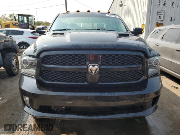 2018 Ram 1500 Sport z VIN 1C6RR7MT1JS136256, wystawiony jako Copart lot #70487394 z przebiegiem 132 307 mil mil oraz Czysty tytuł • Clean title. Historia ofert i sprzedaży dostępna na DreamBid. Obrazek 5.