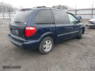 2005 Dodge Caravan SXT with VIN 1D4GP45R35B240229, listed as a IAAI auction lot 41485566 with 111,350 mi miles. Bid and sale history available at carsss.com. Image 4.