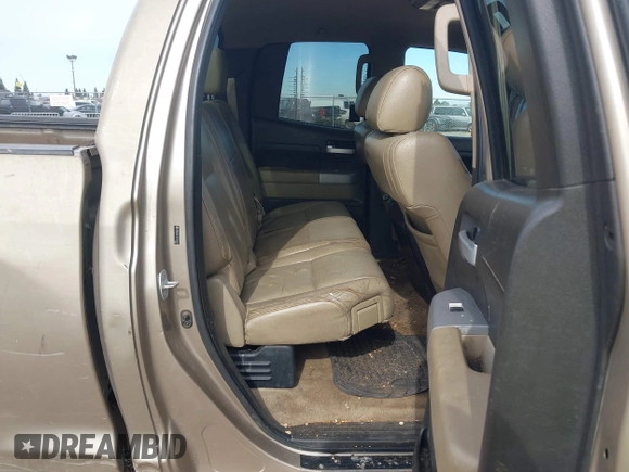 2007 Toyota Tundra Limited z VIN 5TBRV58197S452452, wystawiony jako IAAI lot #41554699 z przebiegiem 240 695 mil mil oraz . Historia ofert i sprzedaży dostępna na DreamBid. Obrazek 8.