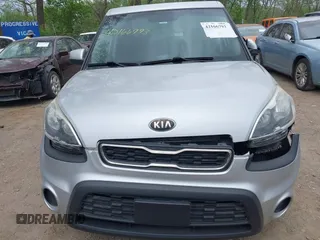 2013 Kia Soul + z VIN KNDJT2A63D7761273, wystawiony jako IAAI lot #42166793 z przebiegiem 134 647 mil mil oraz . Historia ofert i sprzedaży dostępna na DreamBid. Obrazek 12.