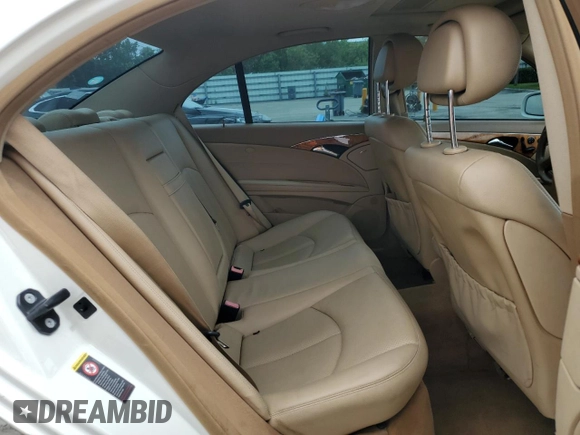 2008 Mercedes-Benz E 350 Luxury z VIN WDBUF56X88B250022, wystawiony jako Copart lot #59788895 z przebiegiem 110 565 mil mil oraz Szkoda całkowita • Salvage title. Historia ofert i sprzedaży dostępna na DreamBid. Obrazek 10.