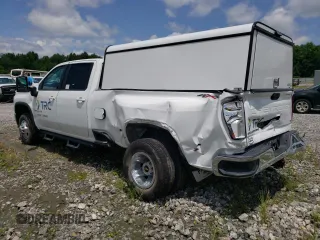 2021 Chevrolet Silverado 3500HD LT with VIN 1GC4YTEY4MF307491, listed as a Copart auction lot 63850124 with 43,029 mi miles and Salvage Title. Bid and sale history available at carsss.com. Image 2.