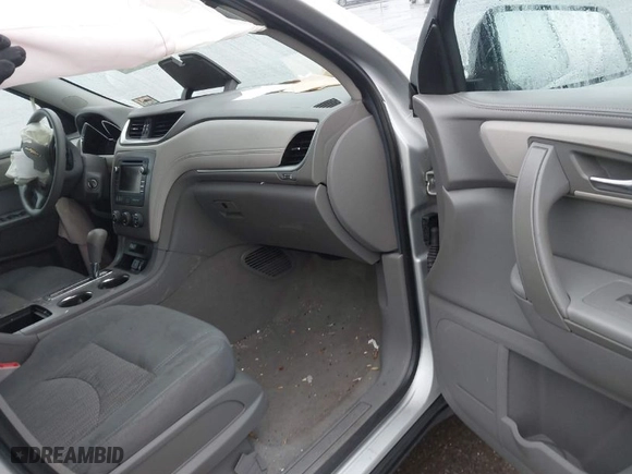 2016 Chevrolet Traverse LS with VIN 1GNKRFED9GJ124857, listed as a IAAI auction lot 41567686 with 1 mi miles. Bid and sale history available at carsss.com. Image 5.